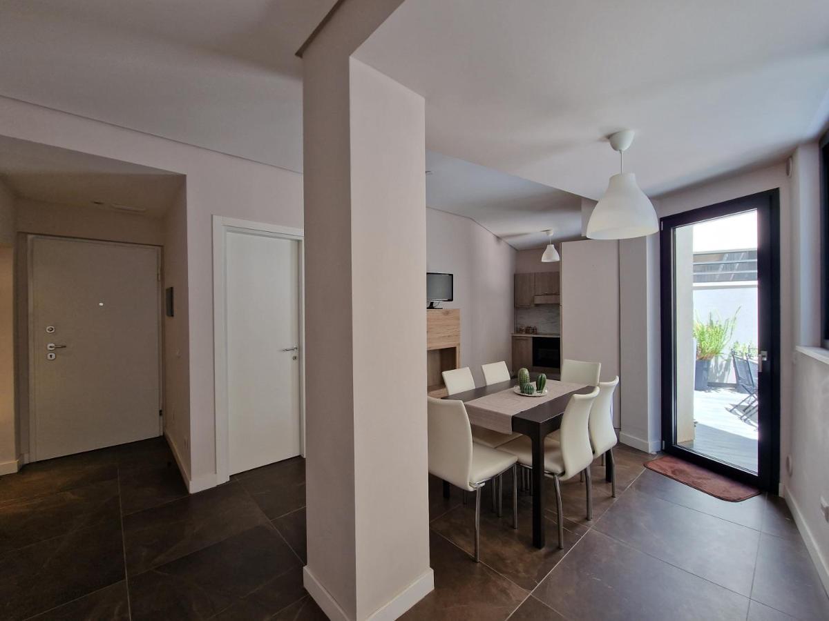 The White Domus Apartment ตาออร์มินา ภายนอก รูปภาพ