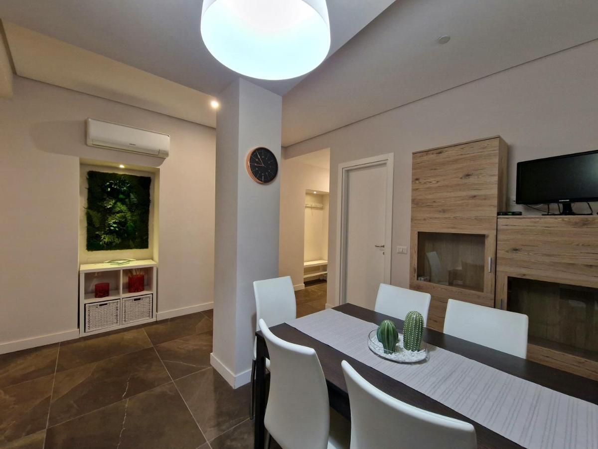 The White Domus Apartment ตาออร์มินา ภายนอก รูปภาพ