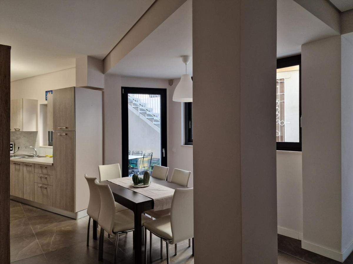 The White Domus Apartment ตาออร์มินา ภายนอก รูปภาพ